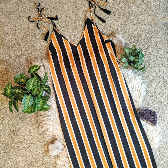 Forever 21 Gold and Black Striped Maxi Dress - Picture 1 of 8